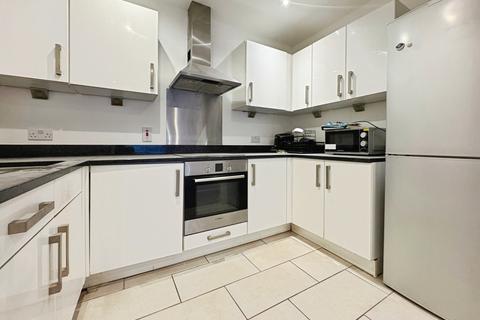undefined, Birdwood Avenue London SE13