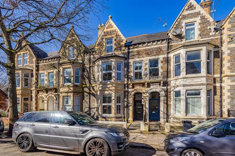 2 bedroom apartment to rent, Princes Street, Cardiff CF24