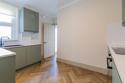 2 bedroom apartment to rent, Princes Street, Cardiff CF24
