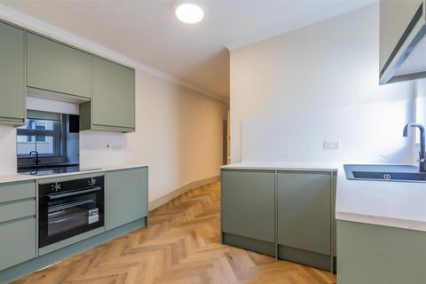 2 bedroom apartment to rent, Princes Street, Cardiff CF24