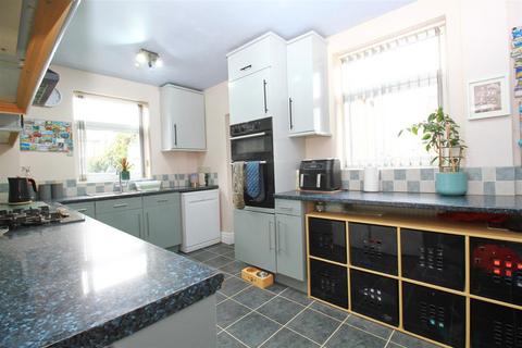 undefined, Cedar Grove, Manchester M34