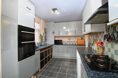 undefined, Cedar Grove, Manchester M34