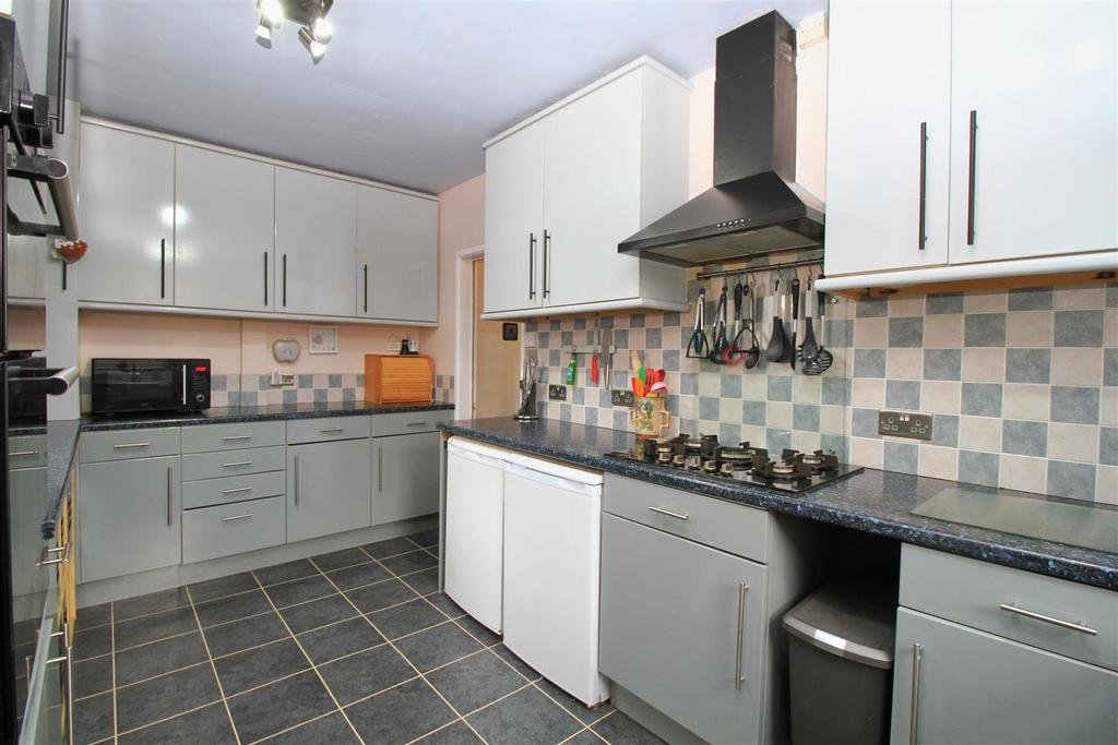 Kitchen....jpg