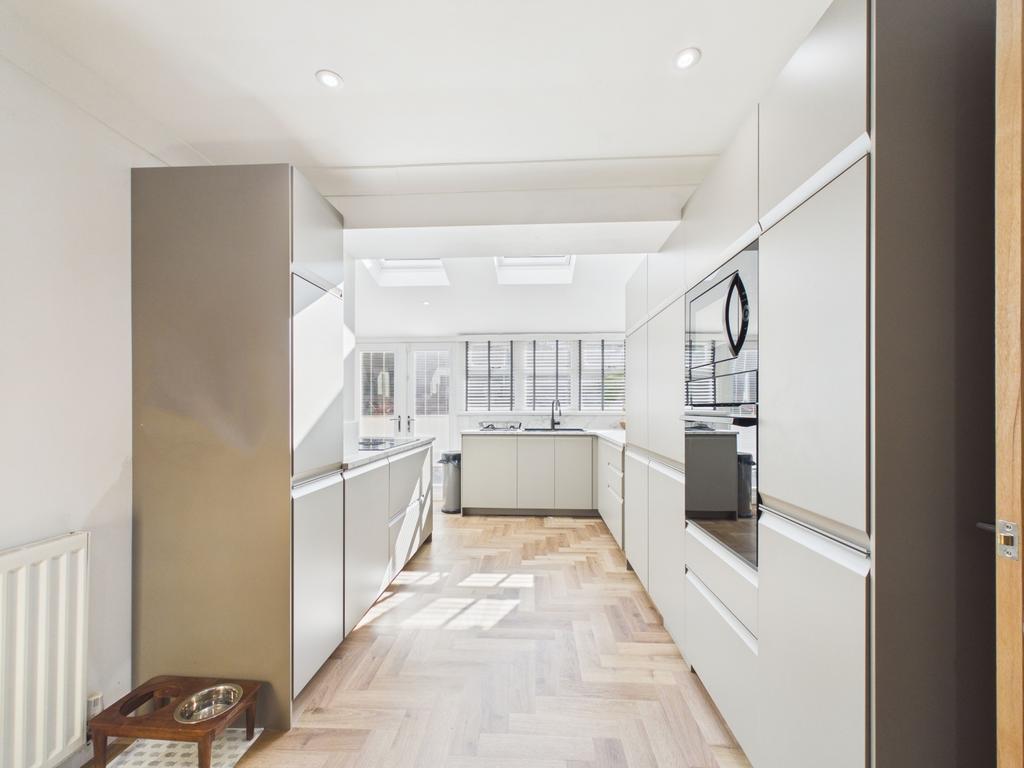 Fitted Kitchen