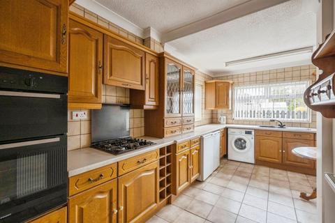 3 bedroom semi-detached house for sale, Bottesford Road, Scunthorpe