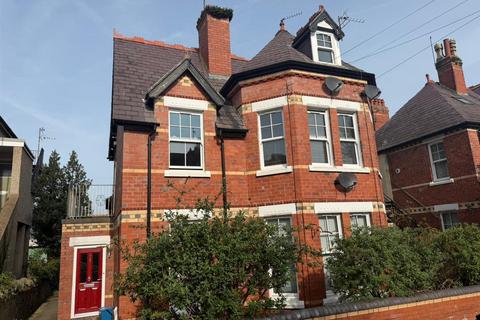 2 bedroom flat to rent, Belgrave Road, Colwyn Bay