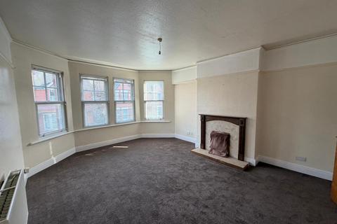 2 bedroom flat to rent, Belgrave Road, Colwyn Bay