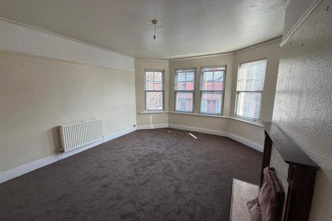 2 bedroom flat to rent, Belgrave Road, Colwyn Bay