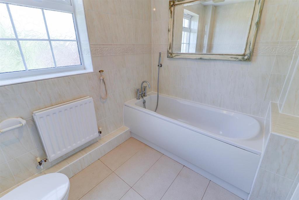 Family Bathrooom