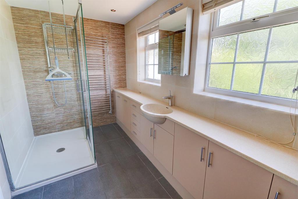 Ensuite (Bedroom 3)