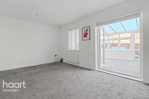 4 bedroom semi-detached house for sale, Bessemer Drive, Newport