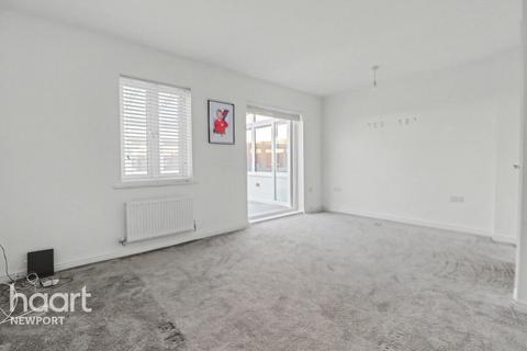 4 bedroom semi-detached house for sale, Bessemer Drive, Newport