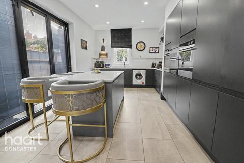 undefined, Lawn Avenue, Doncaster