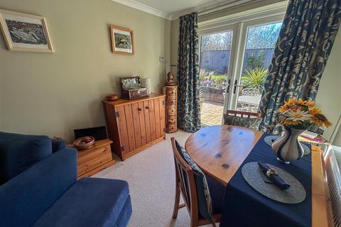 3 bedroom end of terrace house for sale, Kirkstone Court, Lakeside, DY5 3SF