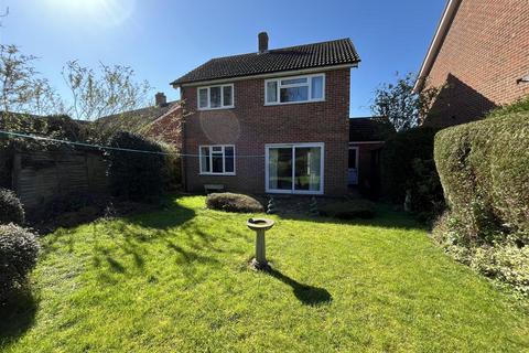 3 bedroom house for sale, Fiona Close, Wymondham