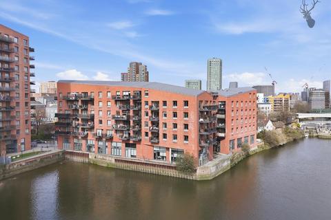 Springer Court, Navigation Road, Bow