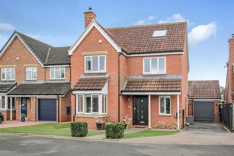 4 bedroom detached house for sale, Oaktree Drive, Northallerton