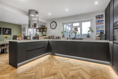 4 bedroom detached house for sale, Oaktree Drive, Northallerton