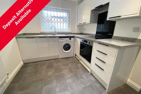 2 bedroom maisonette to rent, Badminton Road, Bristol BS16