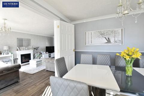 4 bedroom detached house for sale, Siskin Crescent, Bottesford, Scunthorpe
