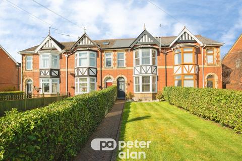 4 bedroom semi-detached house for sale, Greenhill Road, Griffithstown, Pontypool