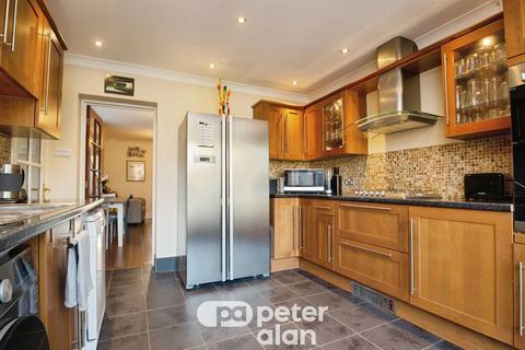 4 bedroom semi-detached house for sale, Greenhill Road, Griffithstown, Pontypool