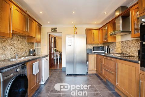 4 bedroom semi-detached house for sale, Greenhill Road, Griffithstown, Pontypool