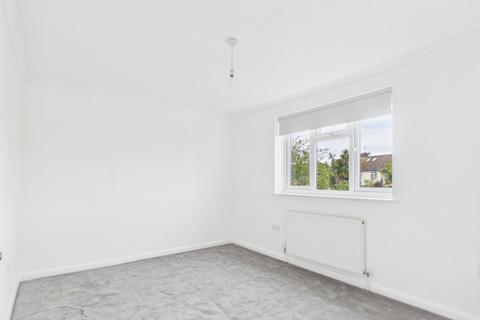 3 bedroom terraced house to rent, Hamilton Close, Feltham, TW13