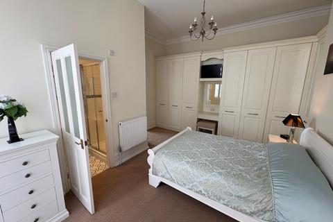undefined, Clifton Drive North, Lytham St. Annes, FY8