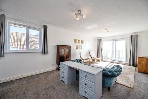 2 bedroom flat for sale, Southwood Road, Hayling Island, Hampshire, PO11