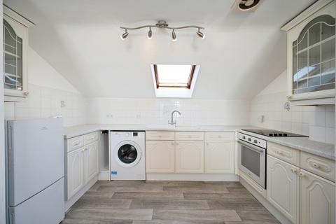 2 bedroom flat for sale, Southwood Road, Hayling Island, Hampshire, PO11
