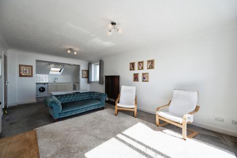 2 bedroom flat for sale, Southwood Road, Hayling Island, Hampshire, PO11