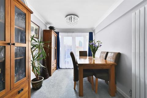 3 bedroom house for sale, Carfax Close, Bexhill-On-Sea