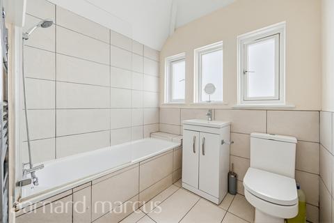 2 bedroom flat to rent, Clifford Avenue, LONDON