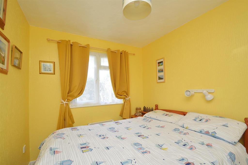 Bed1b.jpg