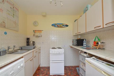 2 bedroom bungalow for sale, SHORT WALK TO SEAFRONT * VENTNOR