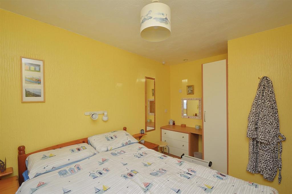 Bed1a.jpg