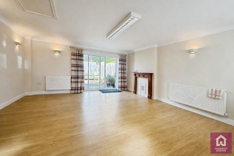 2 bedroom bungalow for sale, Barley Croft, Great Boughton, Chester, Cheshire, CH3