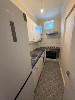 2 bedroom apartment to rent, Brondesbury Road, London, NW6