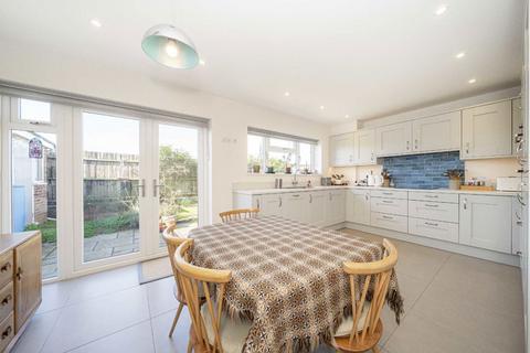 3 bedroom detached house for sale, St. Marys Close, Sunbury-On-Thames TW16