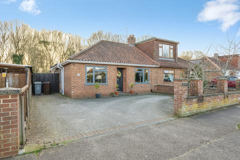 2 bedroom semi-detached bungalow for sale, Hercules Road, Norwich