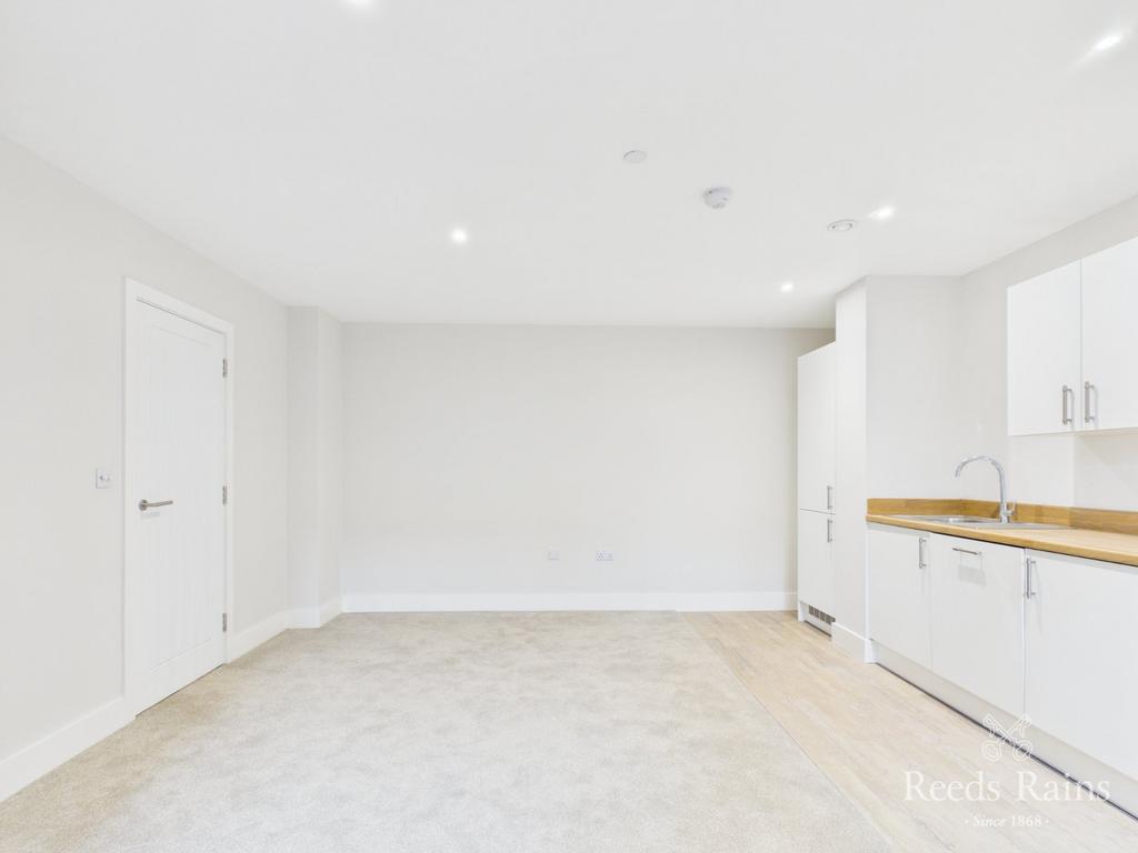 Open Lounge/Kitchen