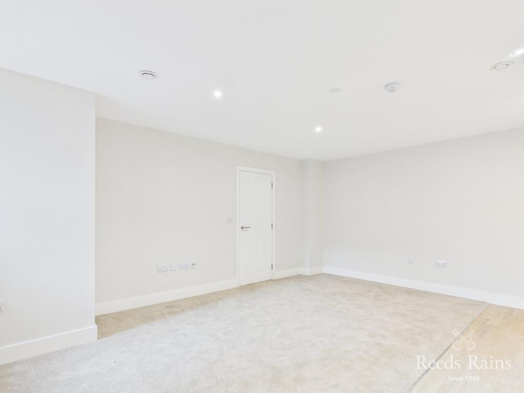 Open Lounge/Kitchen