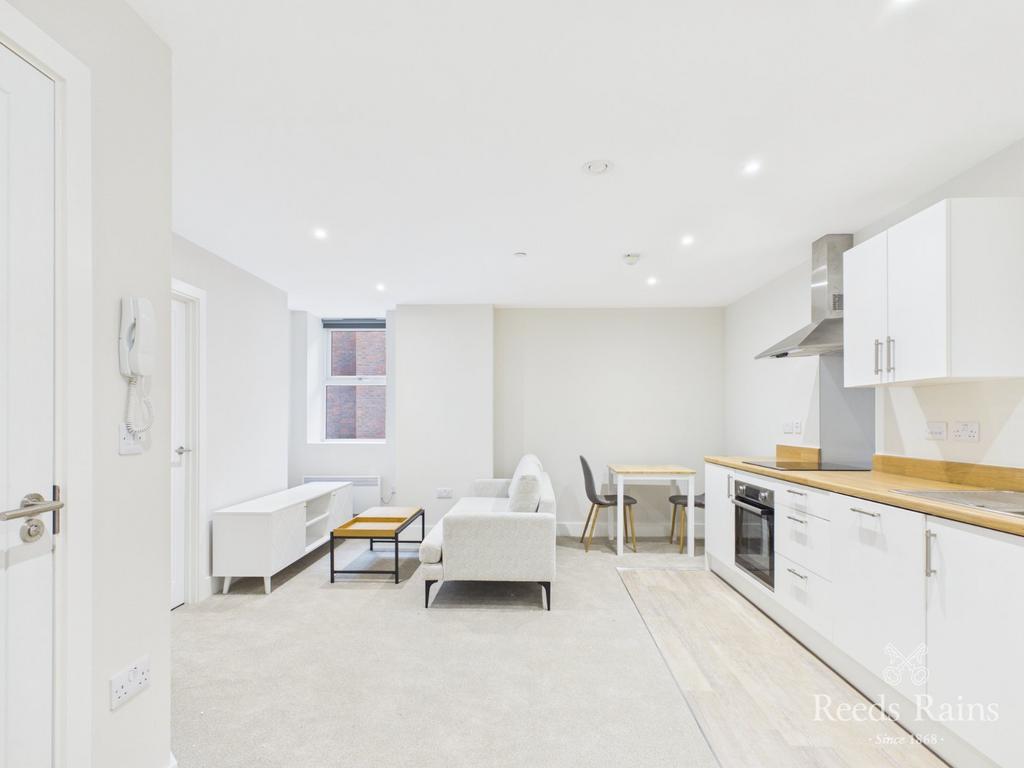 Open Lounge/Kitchen