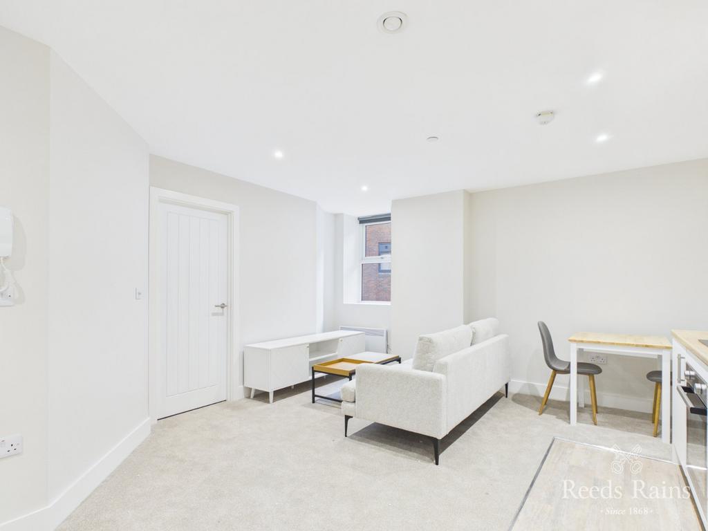 Open Lounge/Kitchen