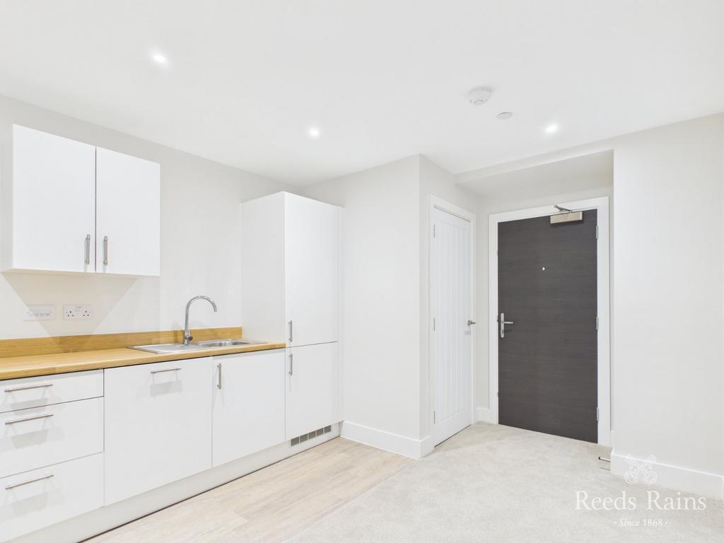 Open Lounge/Kitchen