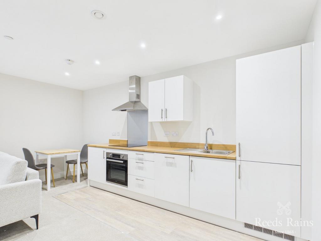 Open Lounge/Kitchen