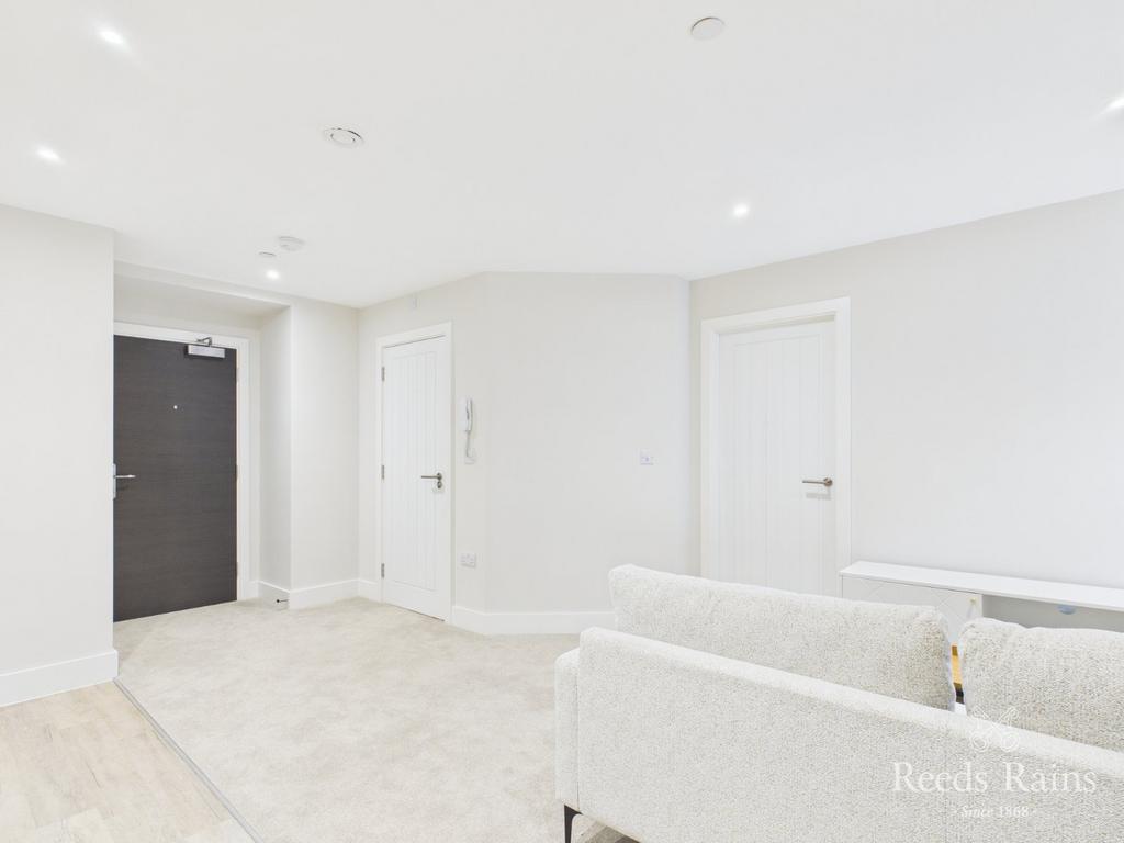 Open Lounge/Kitchen