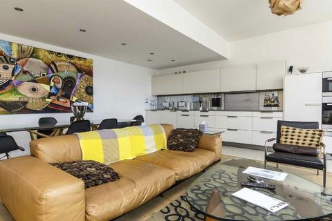 undefined, Great West Road, Brentford TW8