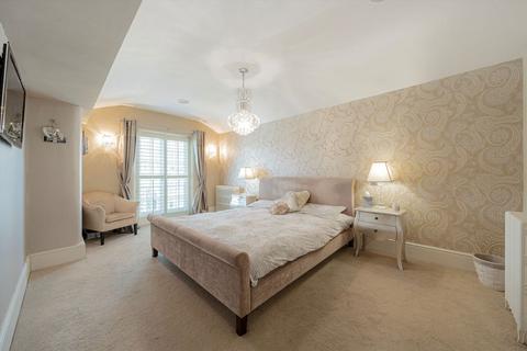 undefined, The Green, Twickenham TW2